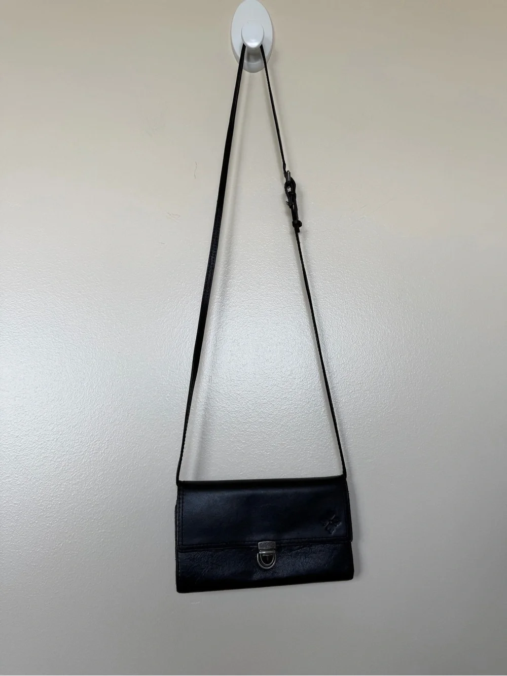 PATRICIA NASH Black Leather Crossbody Wallet